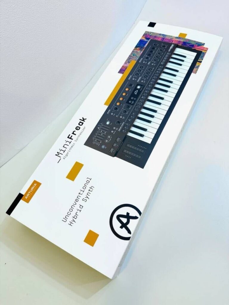 Arturia MiniFreak シンセサイザー