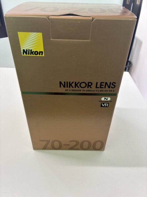 Nikon AF-S NIKKOR 70-200mm f/2.8E FL ED VR 望遠ズームレンズ