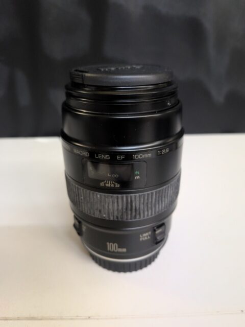 Canon EF100mm F2.8L マクロレンズ