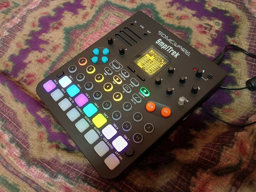 SONICWARE SmplTrek サンプラー