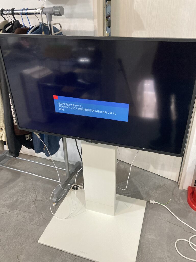 SHARP 2022年製 42インチ 液晶テレビ スタンド付き 中古品販売