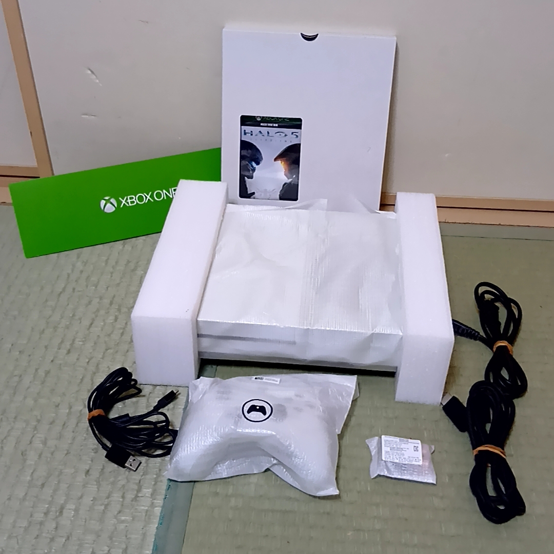 Microsoft Xbox One S 本体 1TB Halo5 同梱版