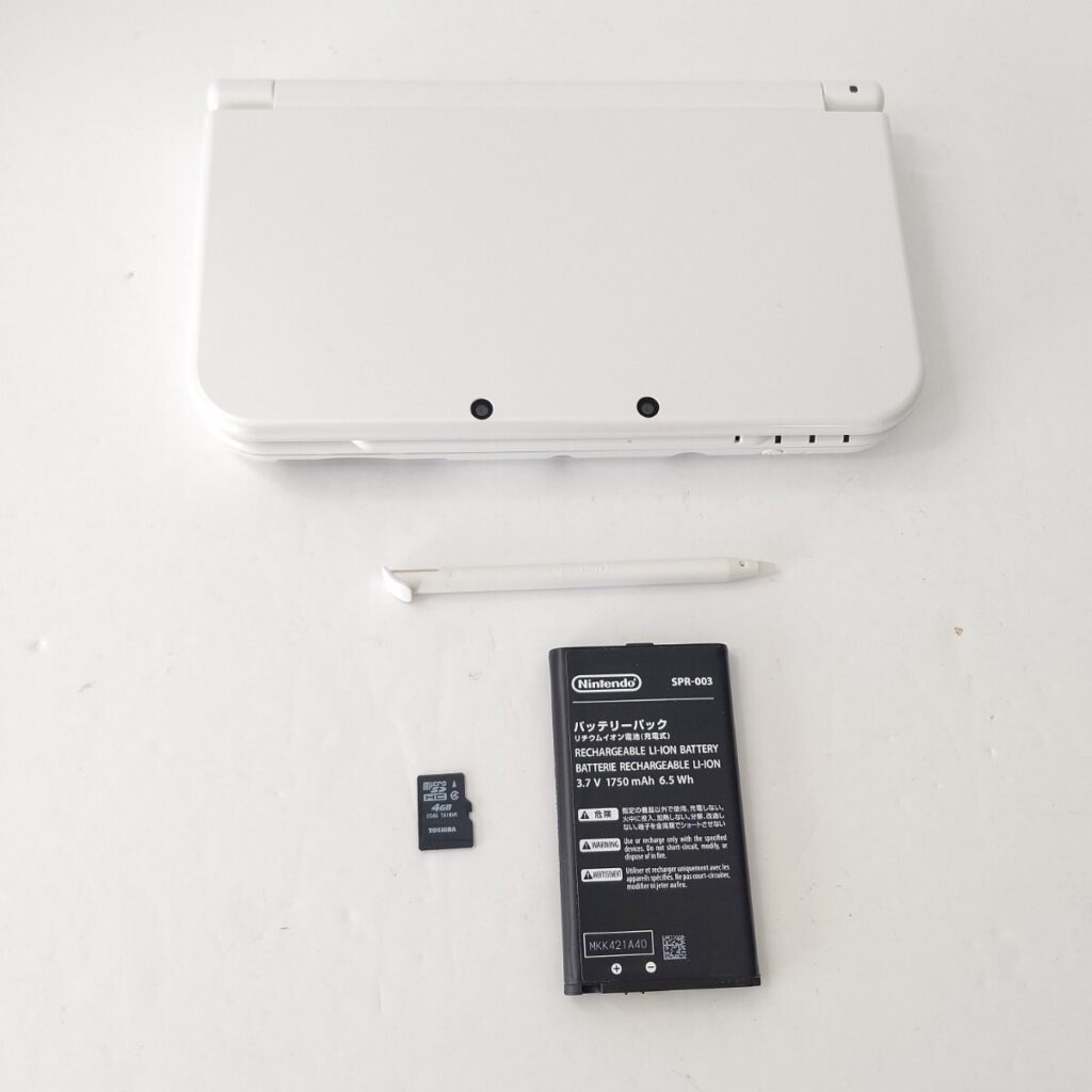 Nintendo NEWニンテンドー3DS LL パールホワイト