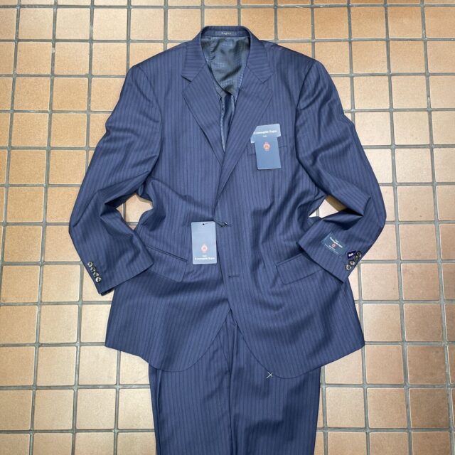 Ermenegildo Zegna TROPICAL 2つボタンスーツ キングサイズE8
