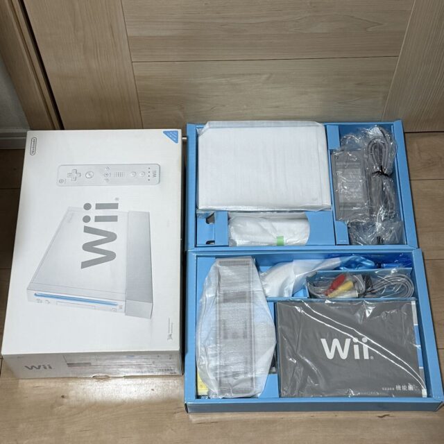 Nintendo Wii 本体 シロ Wiiリモコンジャケット同梱