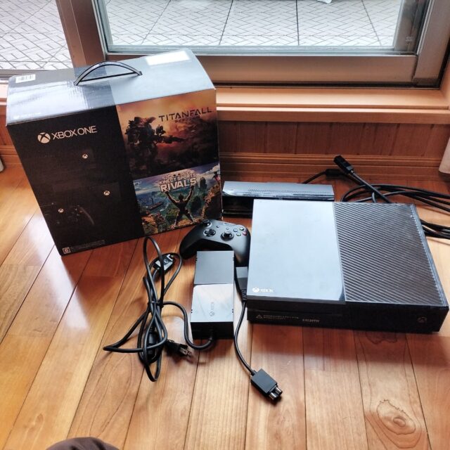 Microsoft Xbox ONE Kinect Model 1540 ゲーム機本体