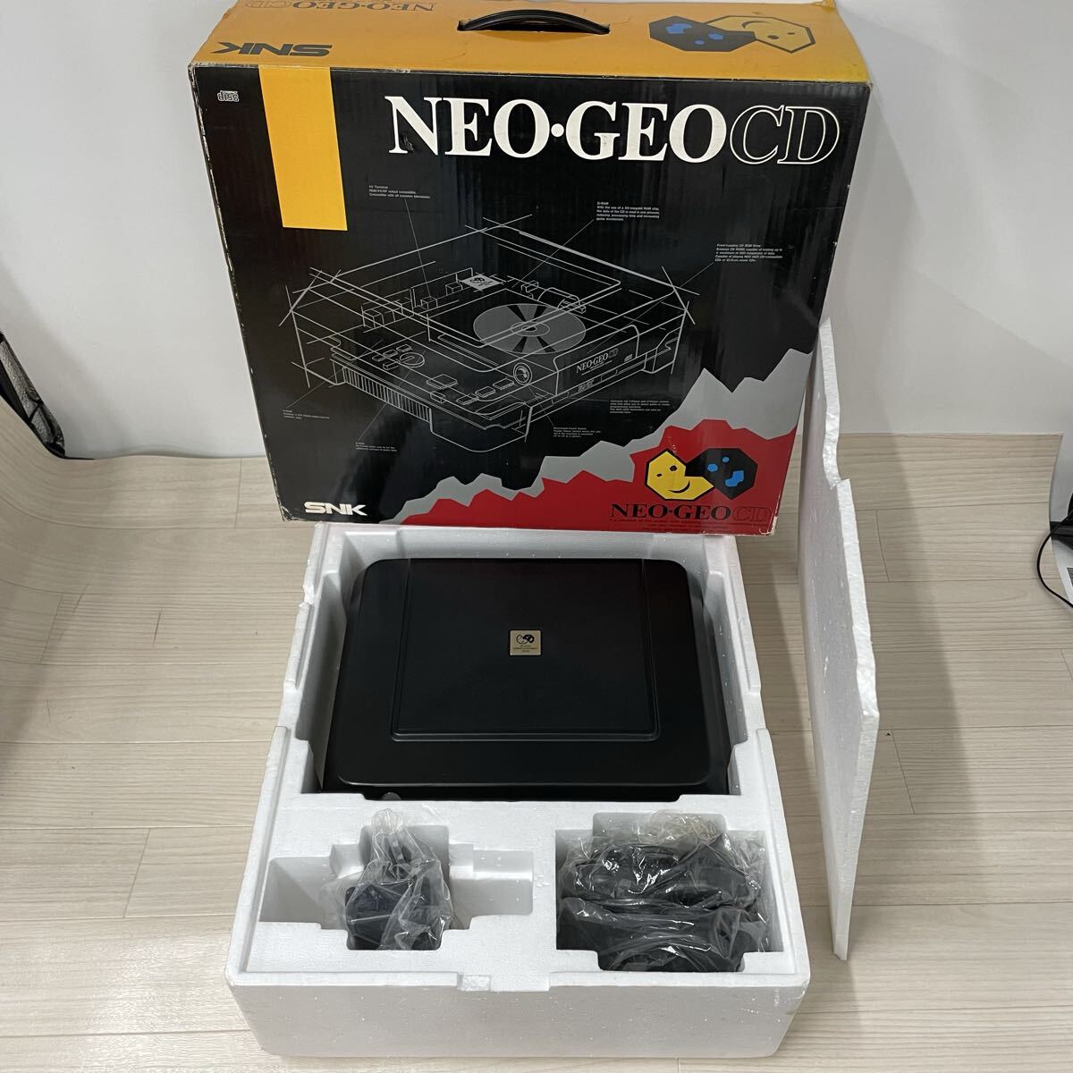 SNK ネオジオCD 本体 フロントローディング - フロントローディング