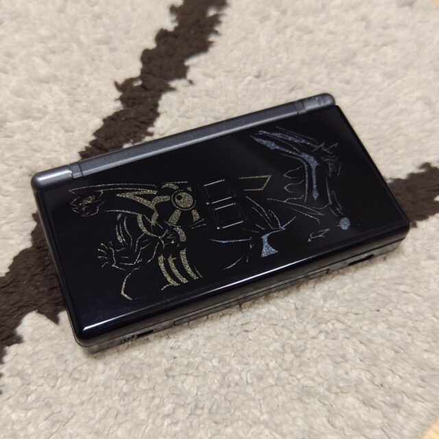 Nintendo DS Lite ディアルガ・パルキア限定モデル