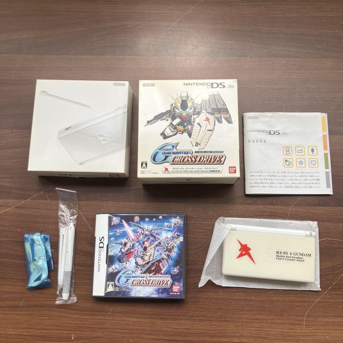 任天堂 Nintendo DS Lite SDガンダム Gジェネレーション クロスドライブ
