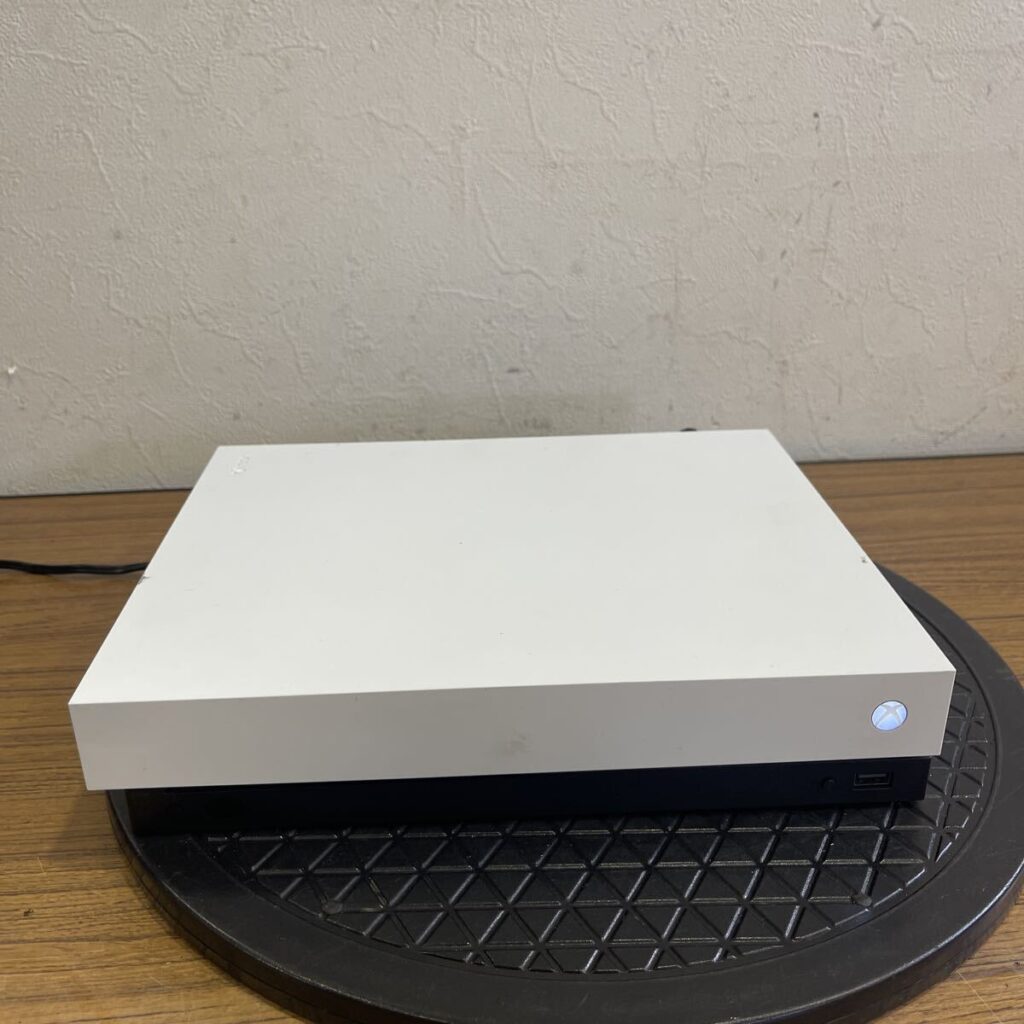 Xbox One X 本体 1TB Model 1787