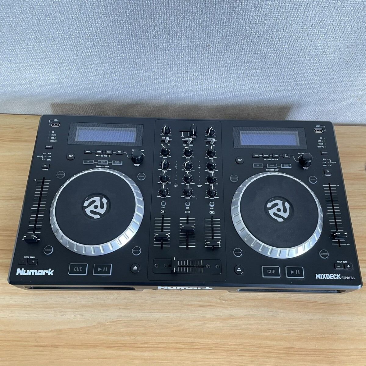 Numark MIXDECK QUAD DJコントローラー