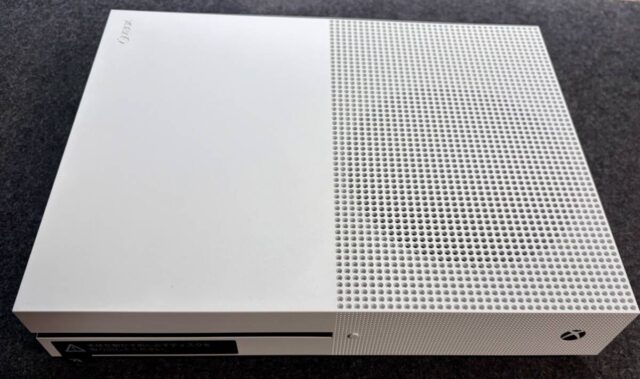 Xbox One S 500GB ブルーレイドライブ