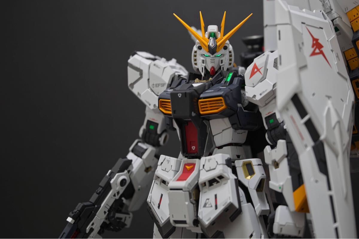 PG UNLEASHED νガンダム 逆襲のシャア 1/60 LEDユニット付き