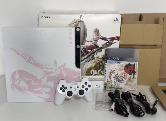 PlayStation 3 FINAL FANTASY XIII LIGHTNING EDITION CECH-2000B