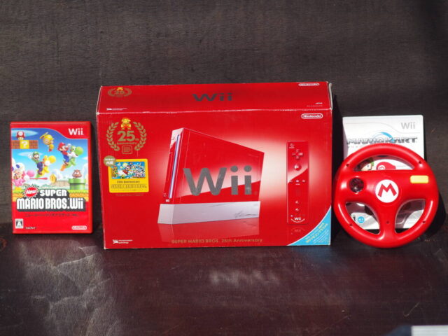 Nintendo Wii スーパーマリオ25周年記念 赤 本体 ハンドル付き