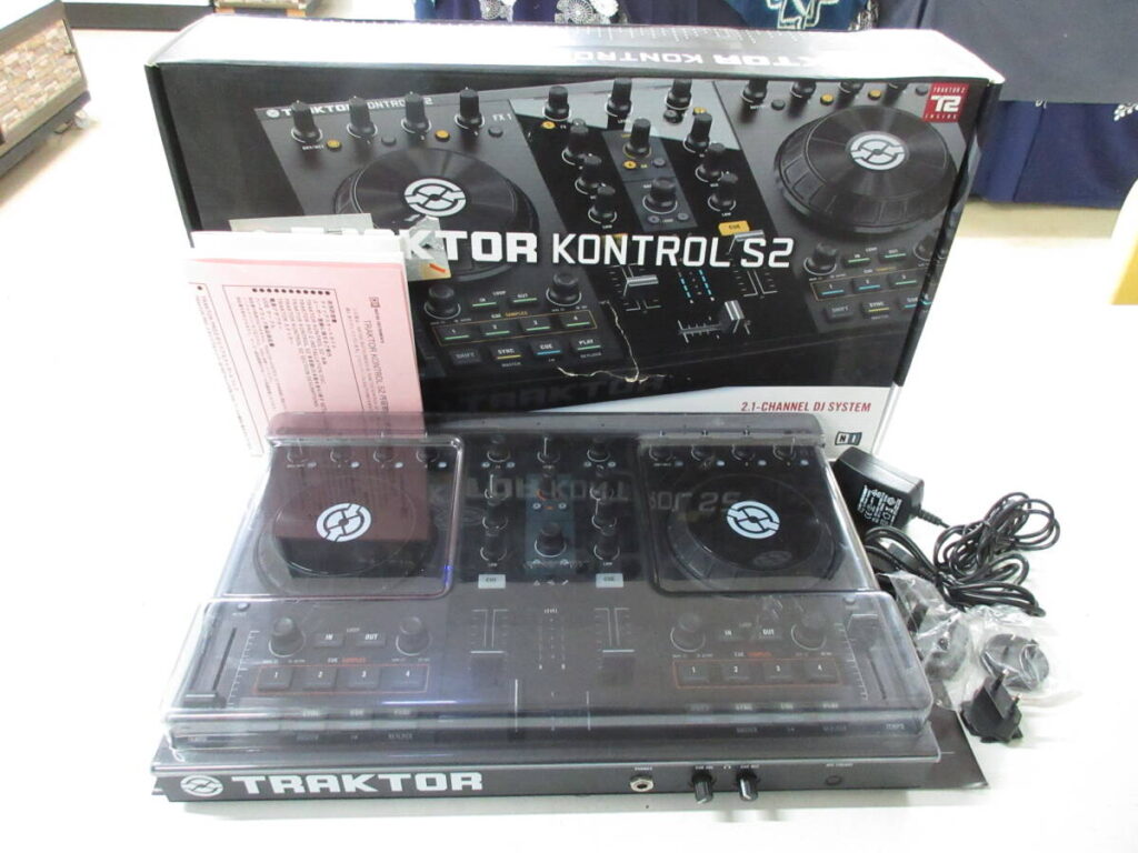 Native Instruments TRAKTOR KONTROL S2 DJコントローラー