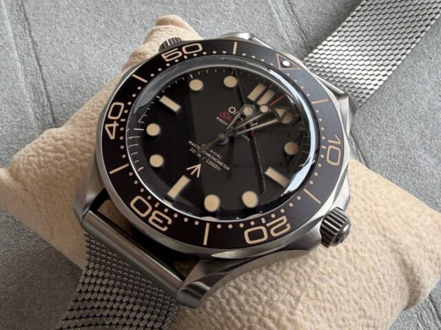 OMEGA Seamaster Diver 300M 007エディション チタン