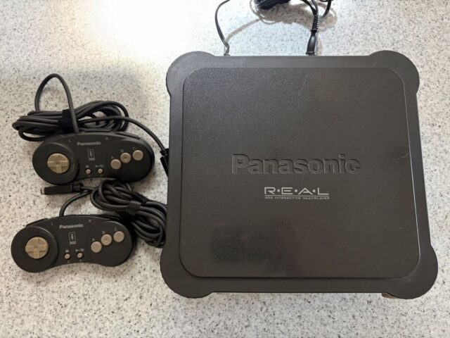 3DO REAL FZ-1 本体 コントローラー2個付き