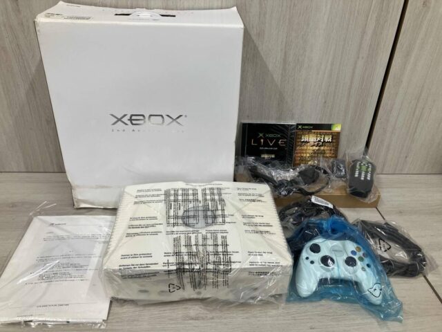 Xbox Pure White Limited 2nd Anniversary Edition