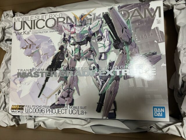 MGEX ユニコーンガンダム Ver.Ka 1/100スケール プラモデル