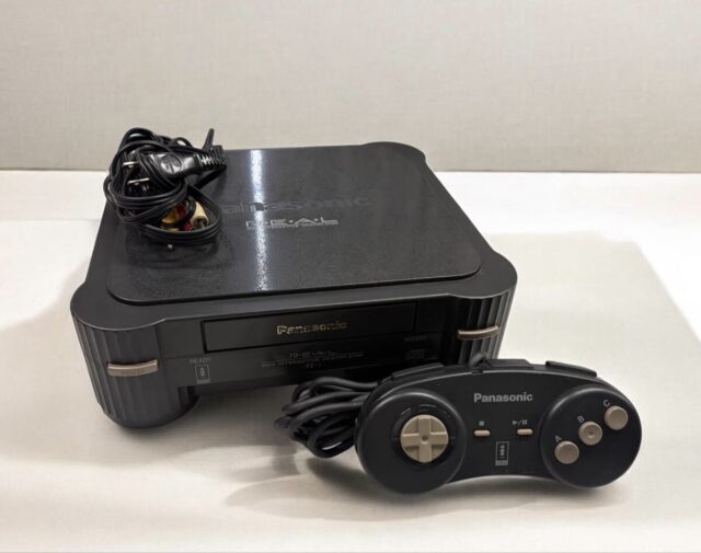 Panasonic 3DO REAL FZ-1 ゲーム機本体