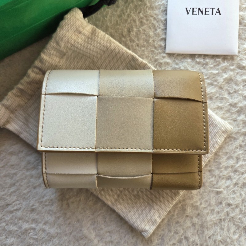 BOTTEGA VENETA カセット トリコロール 3つ折り財布