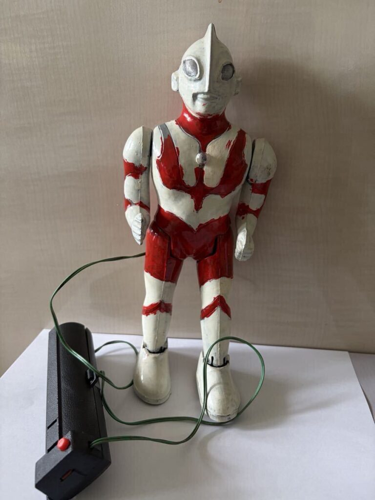 マルサン 電動プラモデル ウルトラマン 組立済