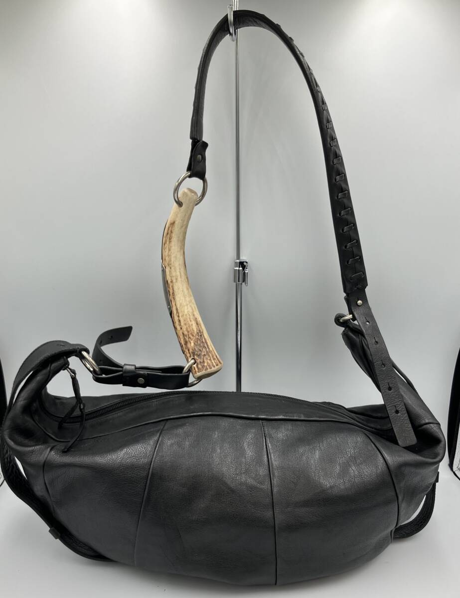 Yves Saint Laurent モンバサ ブラック バッグ