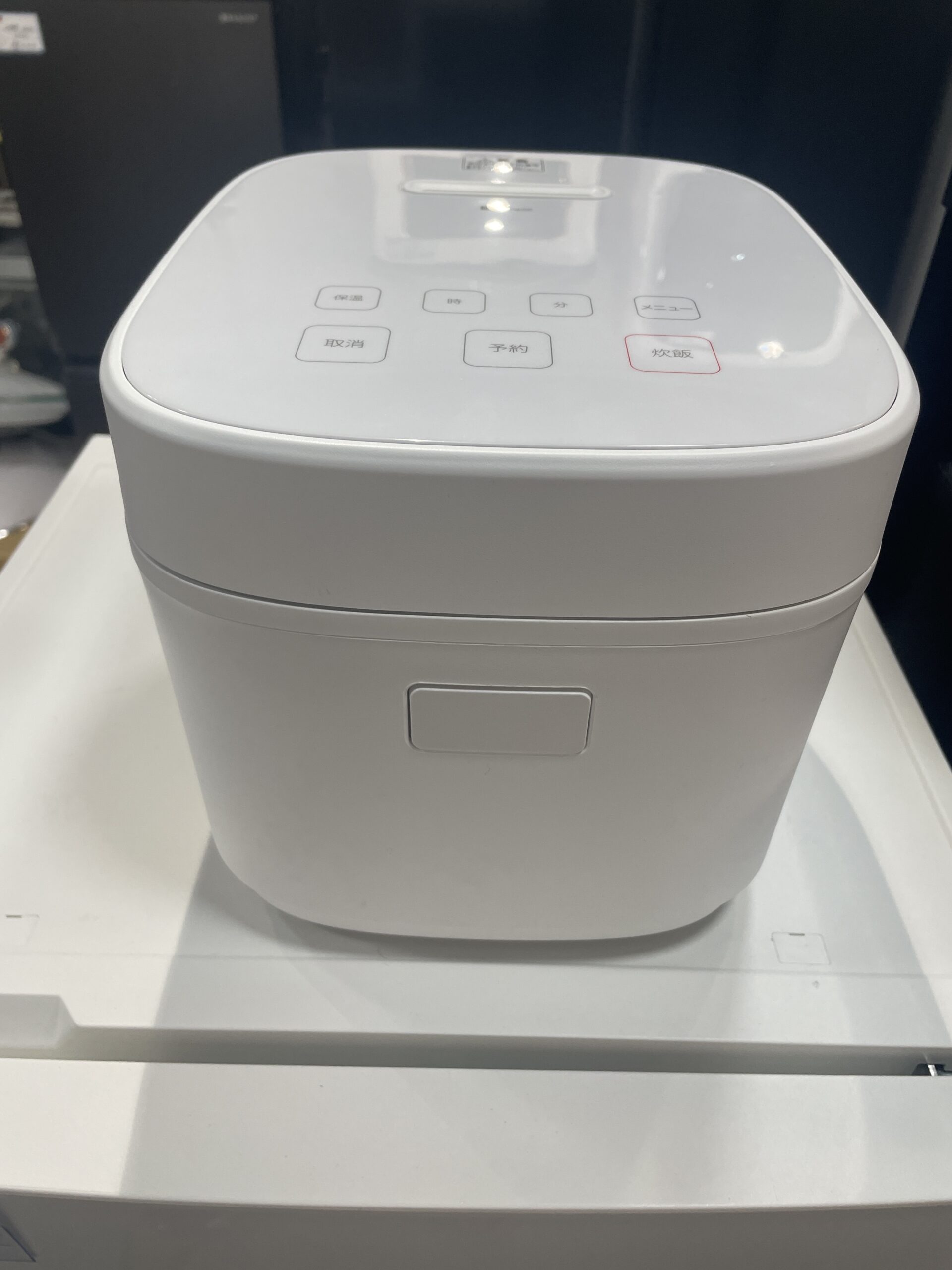 ニトリ　2025年製　5.5合炊き　マイコン炊飯ジャー 中古品販売