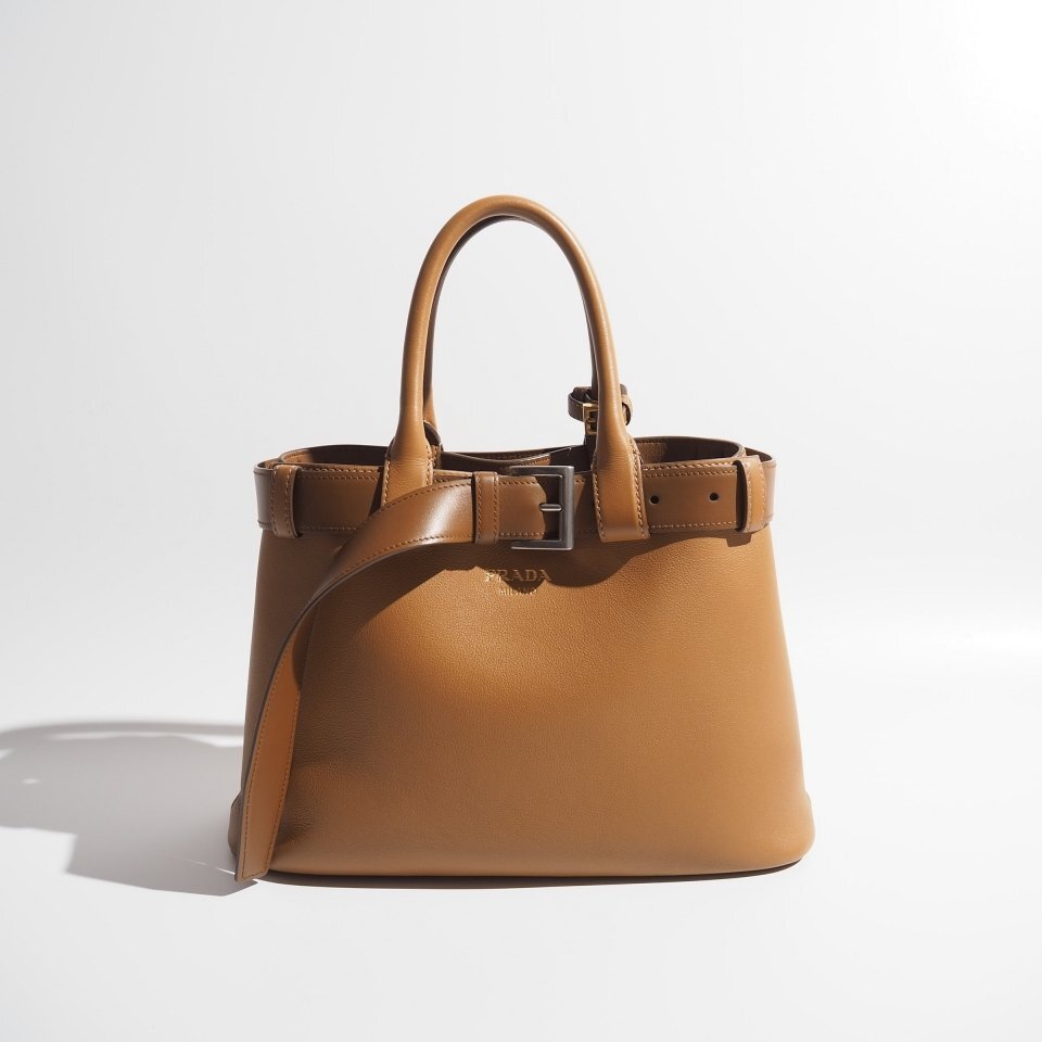 PRADA プラダ バックル ベルト付き レザー ハンドバッグ ミディアム キャメル