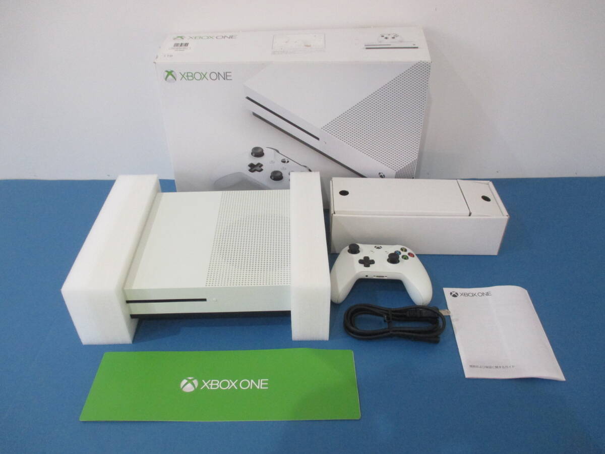 Xbox One S 1TB 本体