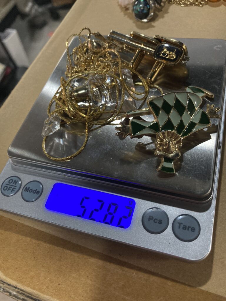 お好きなアクセサリー、50gで2000円 中古品販売