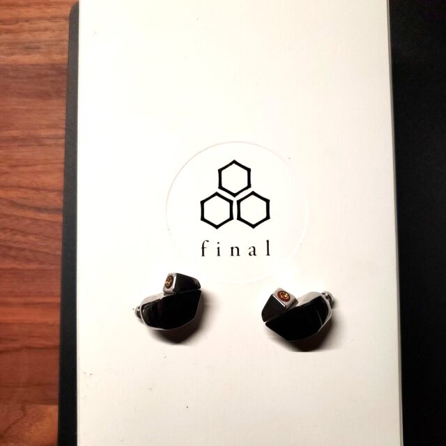 final A8000 カナル型イヤホン