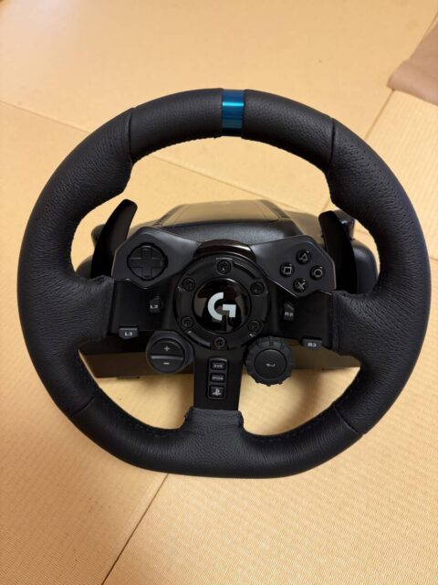 Logicool G923 TRUEFORCEレーシングホイール