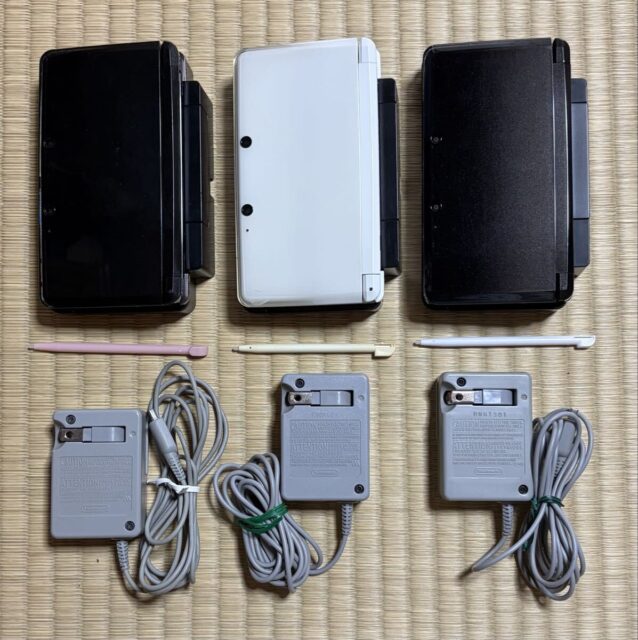 ニンテンドー3DS 3台セット コスモブラック アイスホワイト