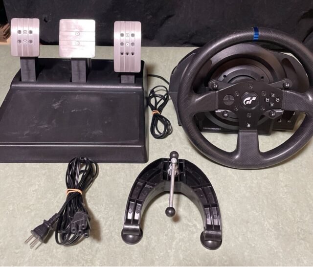 THRUSTMASTER T300 RS GT ハンコン ペダルセット