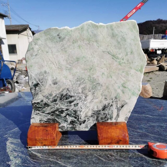 国石ヒスイ 糸魚川産 鑑賞石 25.9kg