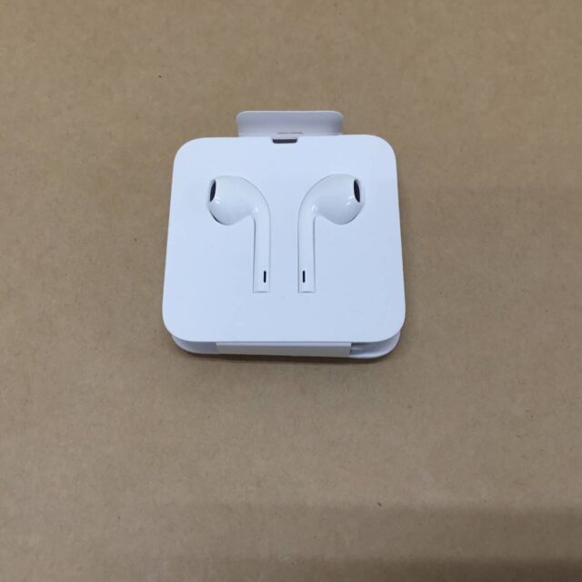 Apple Lightning イヤホン A1748 100個セット
