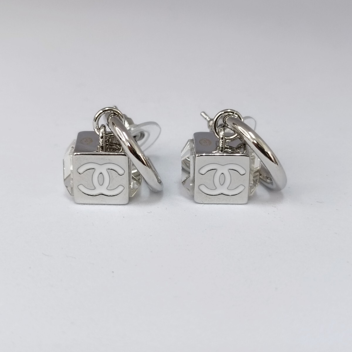 CHANEL シャネル ピアス キューブ シルバーカラー