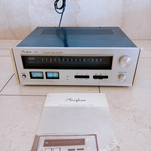 Accuphase アキュフェーズ FMステレオチューナー T-101