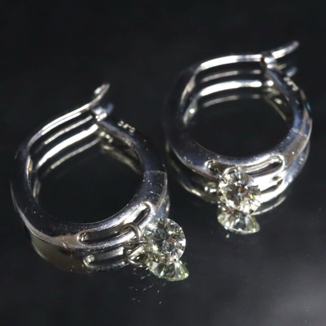 K18WG 天然ダイヤモンドピアス 0.20/0.20ct