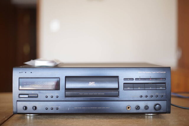 Pioneer D-05 DATデッキ