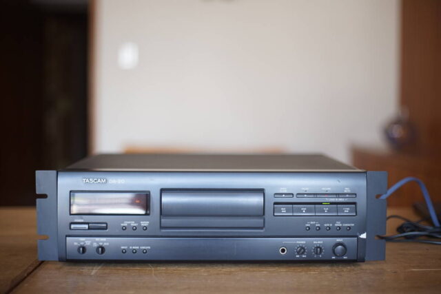 TASCAM DA-20 DATデッキ