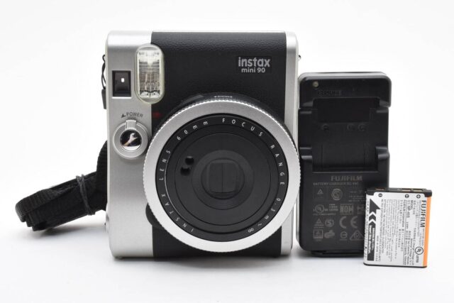 FUJIFILM instax MINI 90 NEO CLASSIC インスタントカメラ