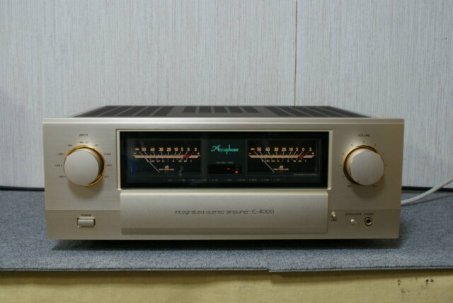 Accuphase E-4000 プリメインアンプ