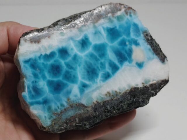 ラリマー 原石 610g 鑑賞石