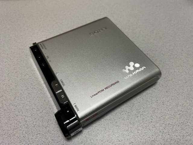 SONY MZ-RH1 Hi-MD WALKMAN リニアPCM録音 MDプレーヤー