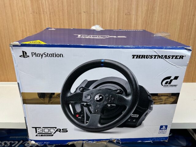 Thrustmaster T300 RS GT レーシングハンドルコントローラー