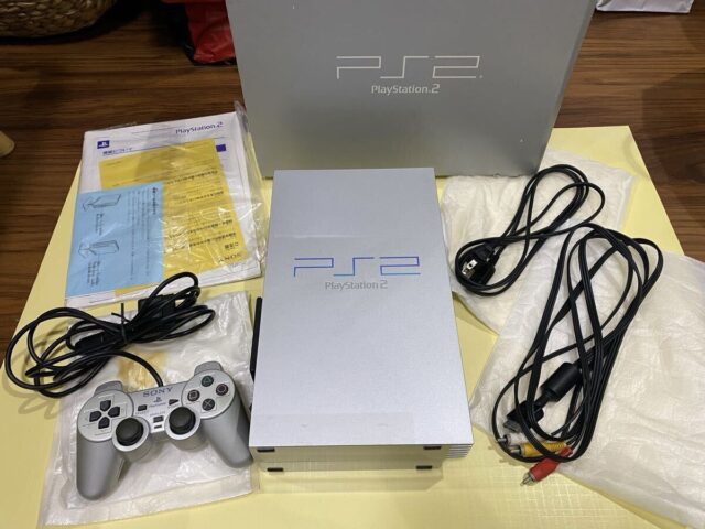 PlayStation2 SCPH-39000 シルバー
