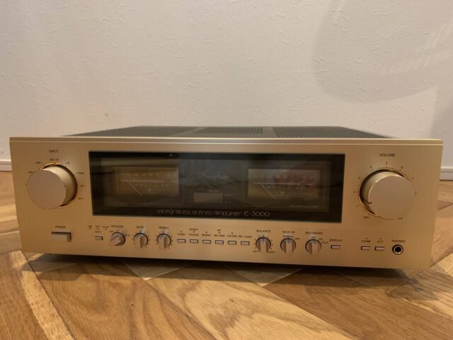 Accuphase E-3000 プリメインアンプ